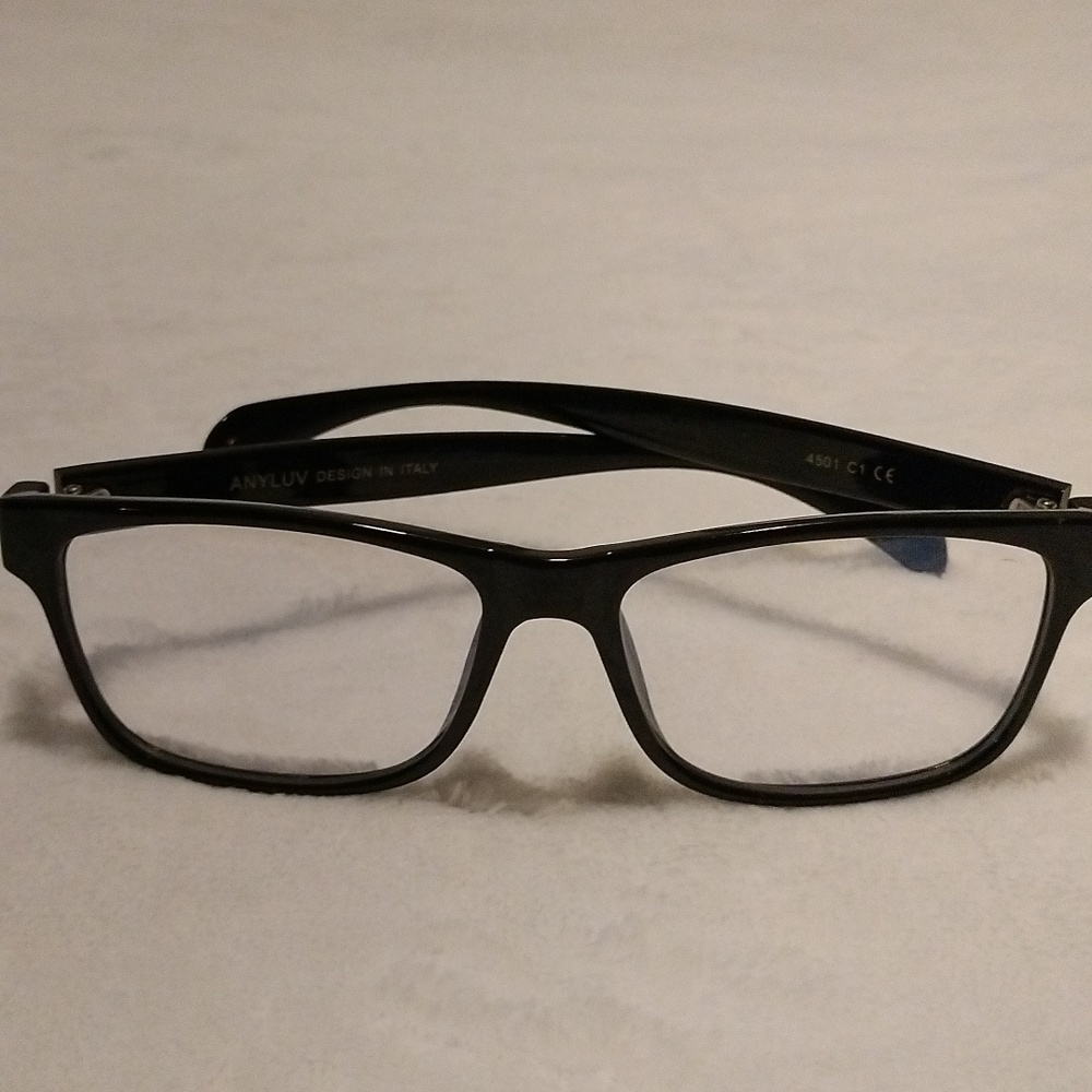 ANYLUV design in Italy glasses